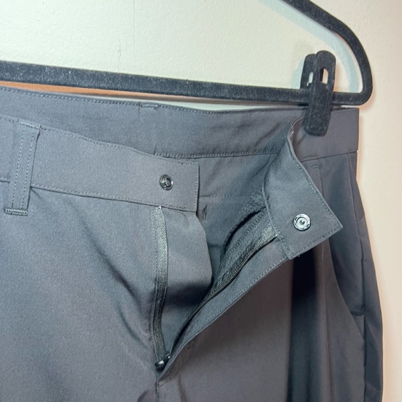 Fabletics Mens The Only Pant Black Regular Fit Performance Golf Stretch Sz 30x30 - Picture 7 of 11